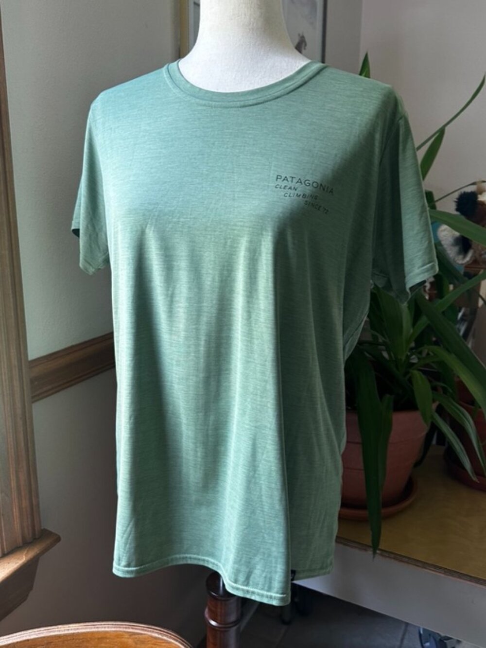 Patagonia Capilene Womens Short Sleeve, Green, L - Picture 2 of 7